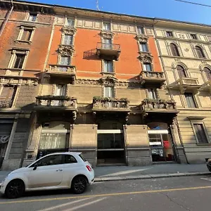 deliziosa-stanza-nel-cuore-di-milano.italymilanhotels.net/